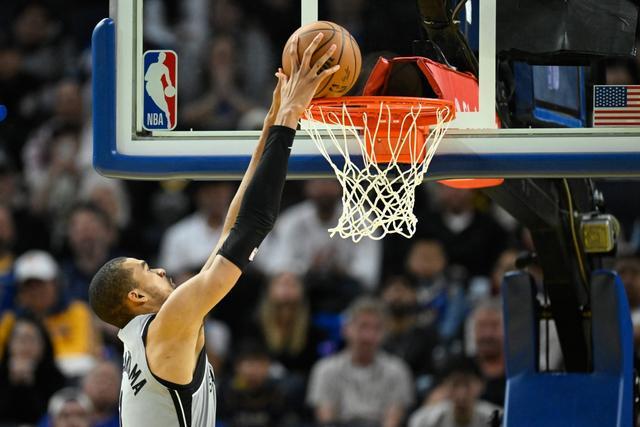 欧篮联赛程吃紧;圣安东尼奥马刺清晨更衣室发声;气氛紧张;资深球员宣示担当的简单介绍 欧篮联赛程吃紧;圣安东尼奥马刺清晨更衣室发声;气氛紧张;资深球员宣示担当的简单介绍